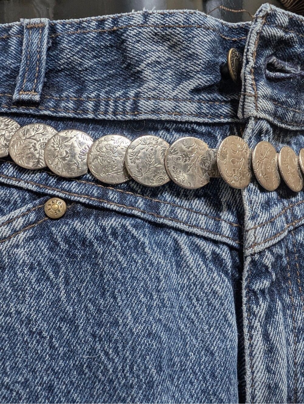 80s 90s Silver Tone Floral Medallion Stretch Belt Lightweight 36" Vintage